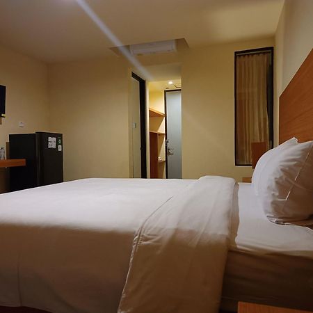 Hotel Kuta Living By Kamara Exterior foto