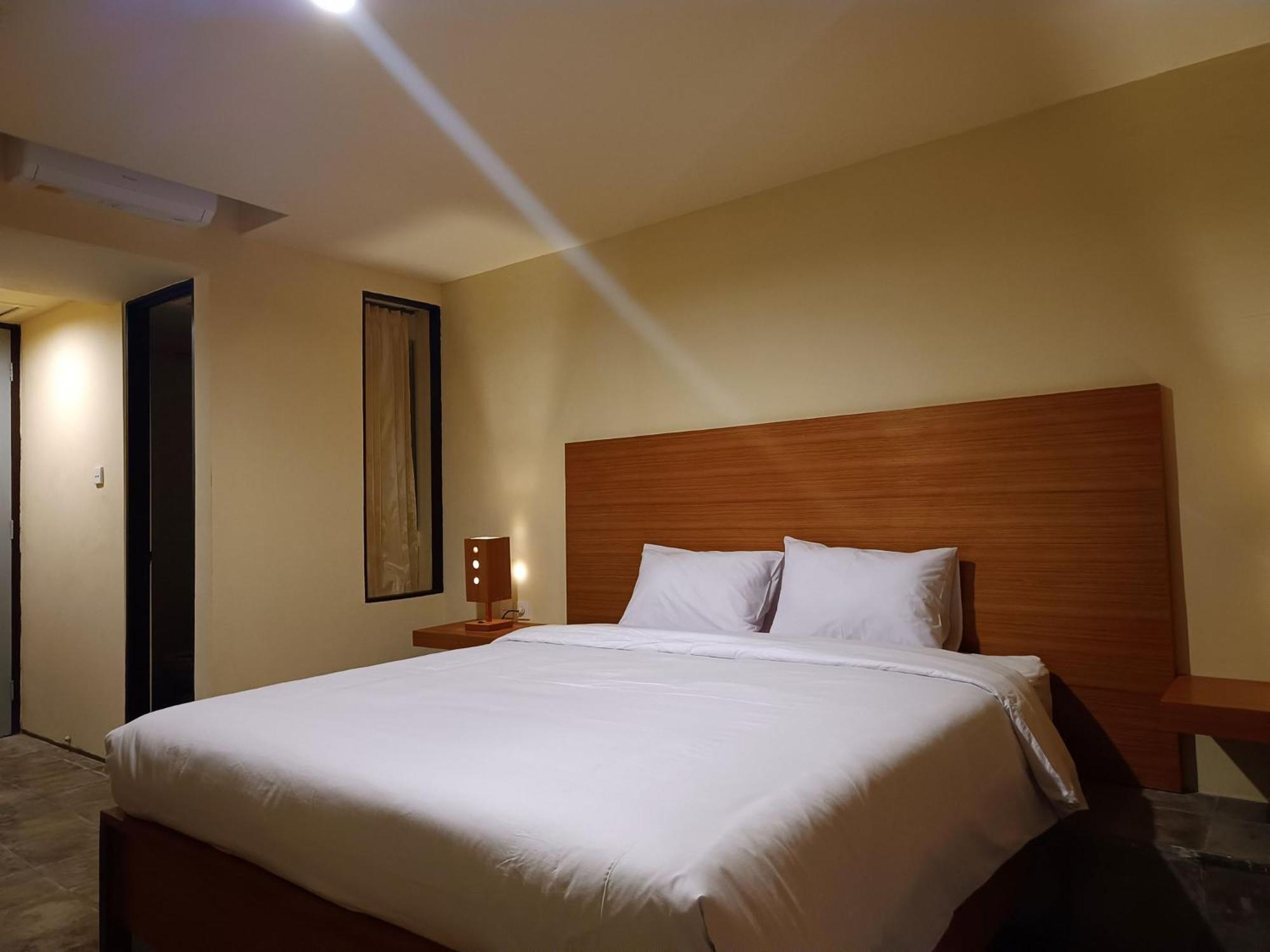 Hotel Kuta Living By Kamara Exterior foto