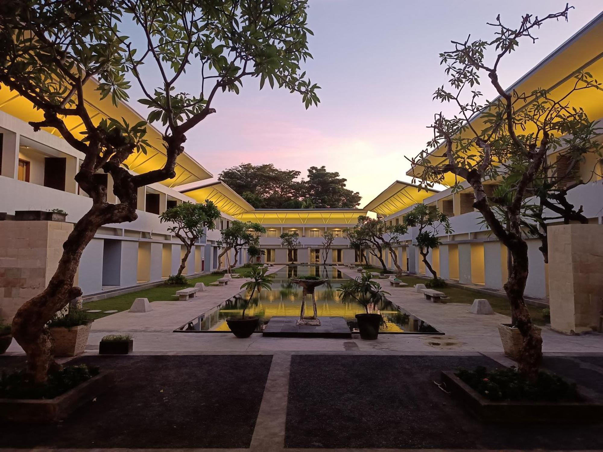 Hotel Kuta Living By Kamara Exterior foto