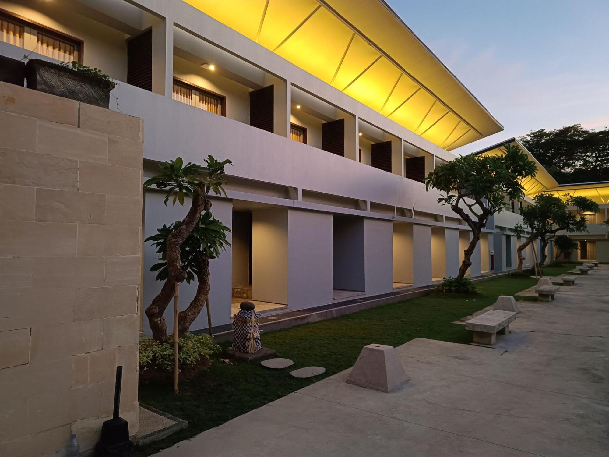 Hotel Kuta Living By Kamara Exterior foto