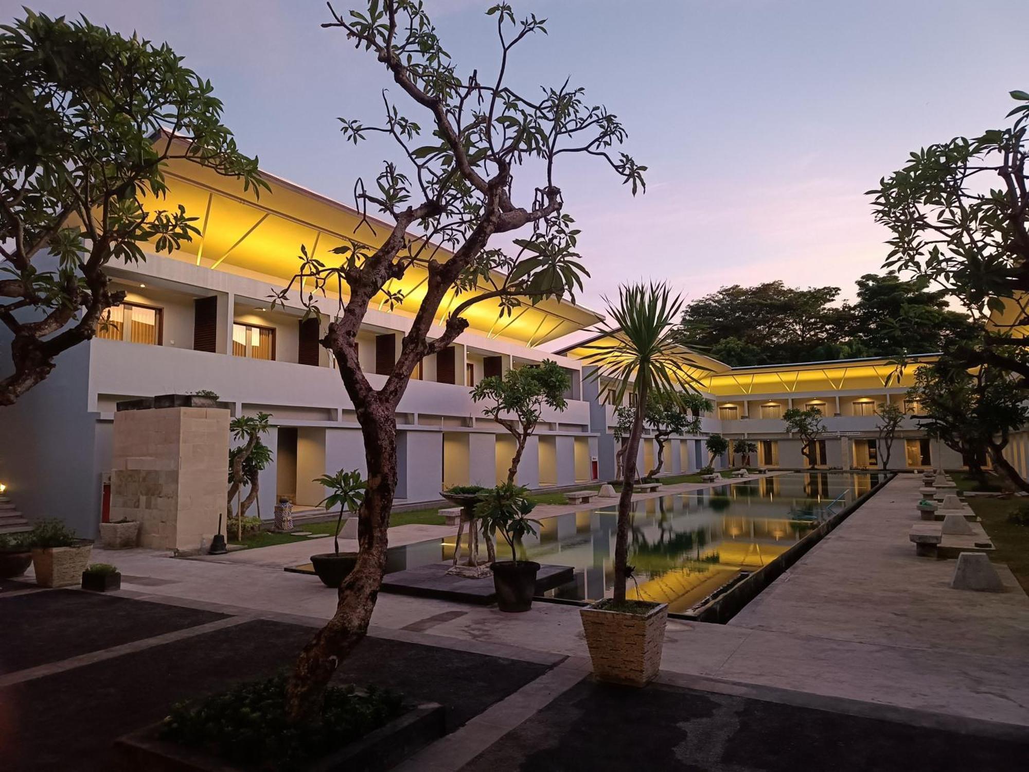 Hotel Kuta Living By Kamara Exterior foto