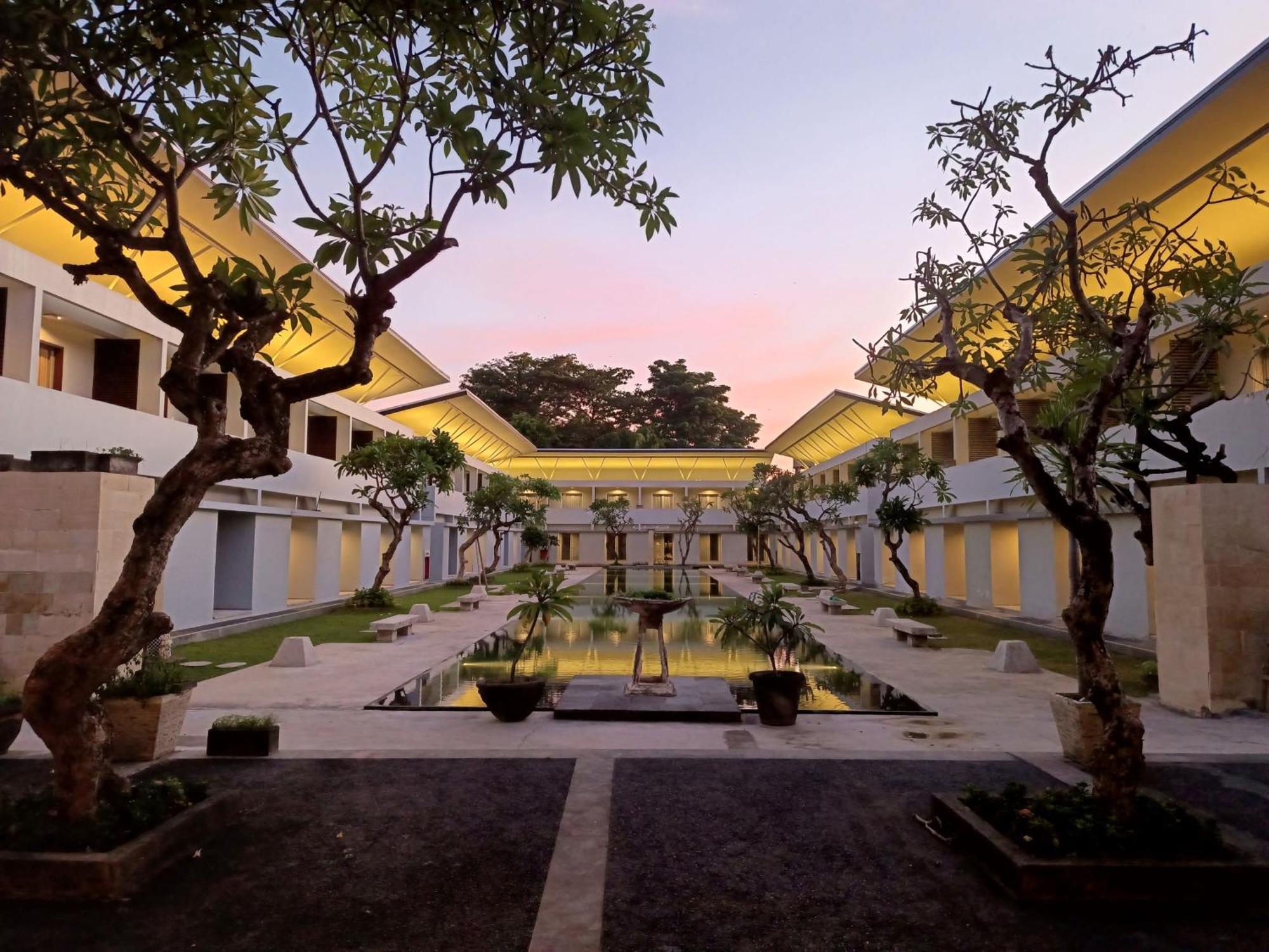 Hotel Kuta Living By Kamara Exterior foto