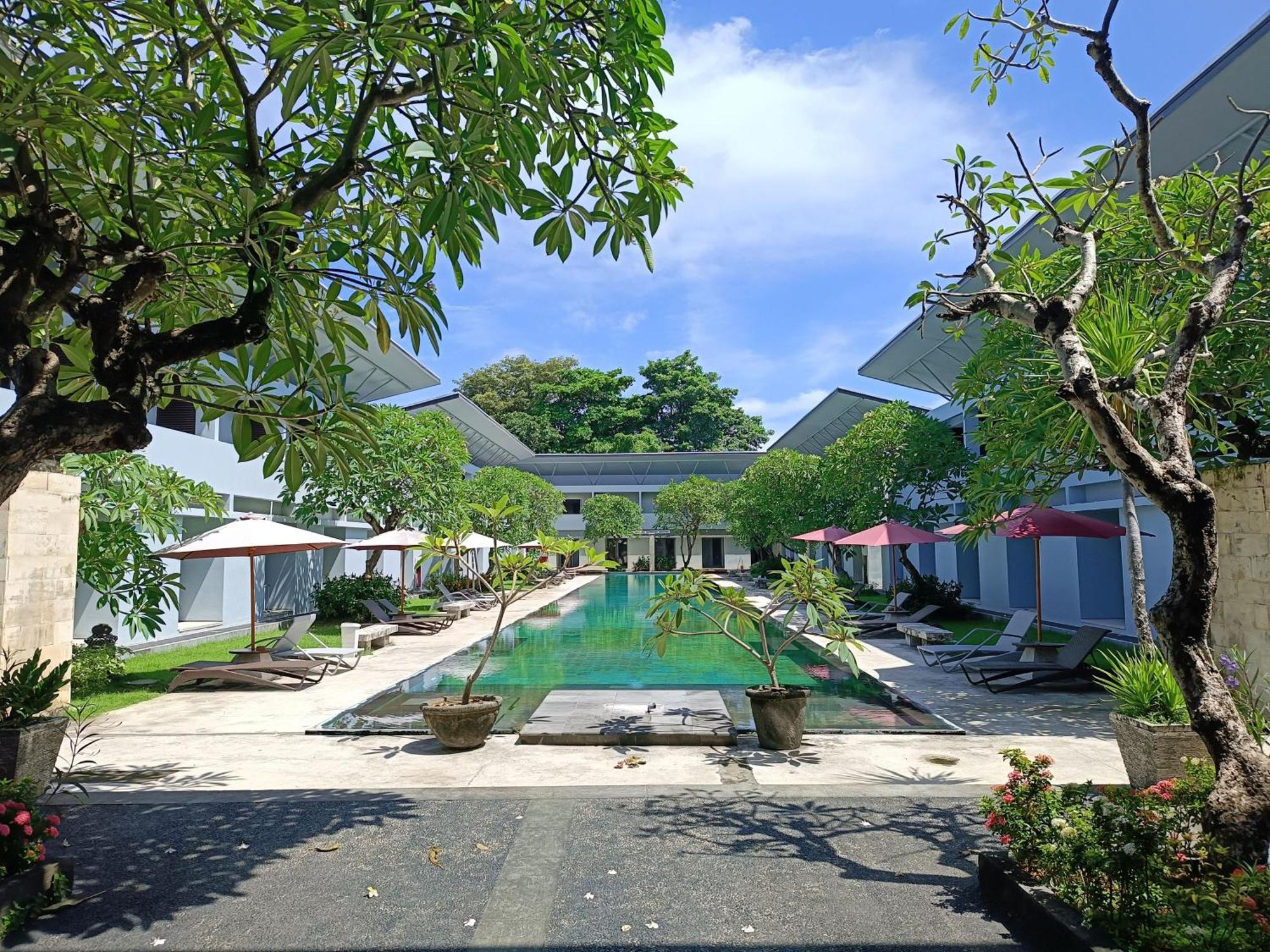 Hotel Kuta Living By Kamara Exterior foto